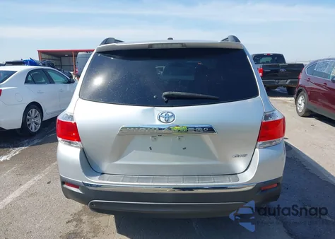 2012 Toyota Highlander Se V6 из США, поврежденный, VIN 5TDBK3EH5CS123992